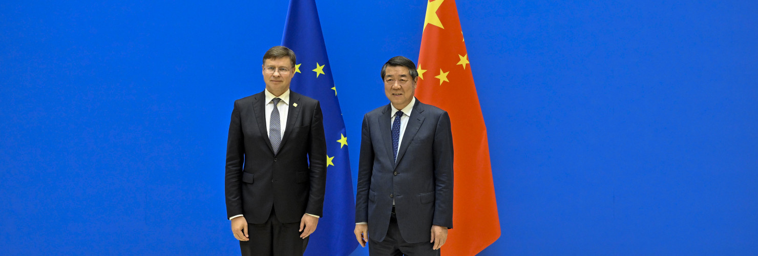 He Lifeng and Valdis Dombrovskis before the 10th China-EU HLED in Beijing, Sep 25, 2023